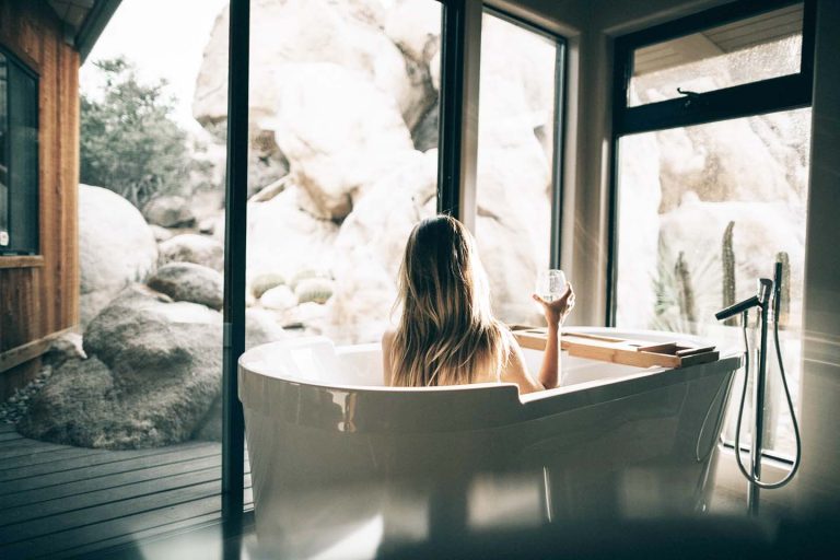 Concedersi un sano momento di relax con un bagno rilassante